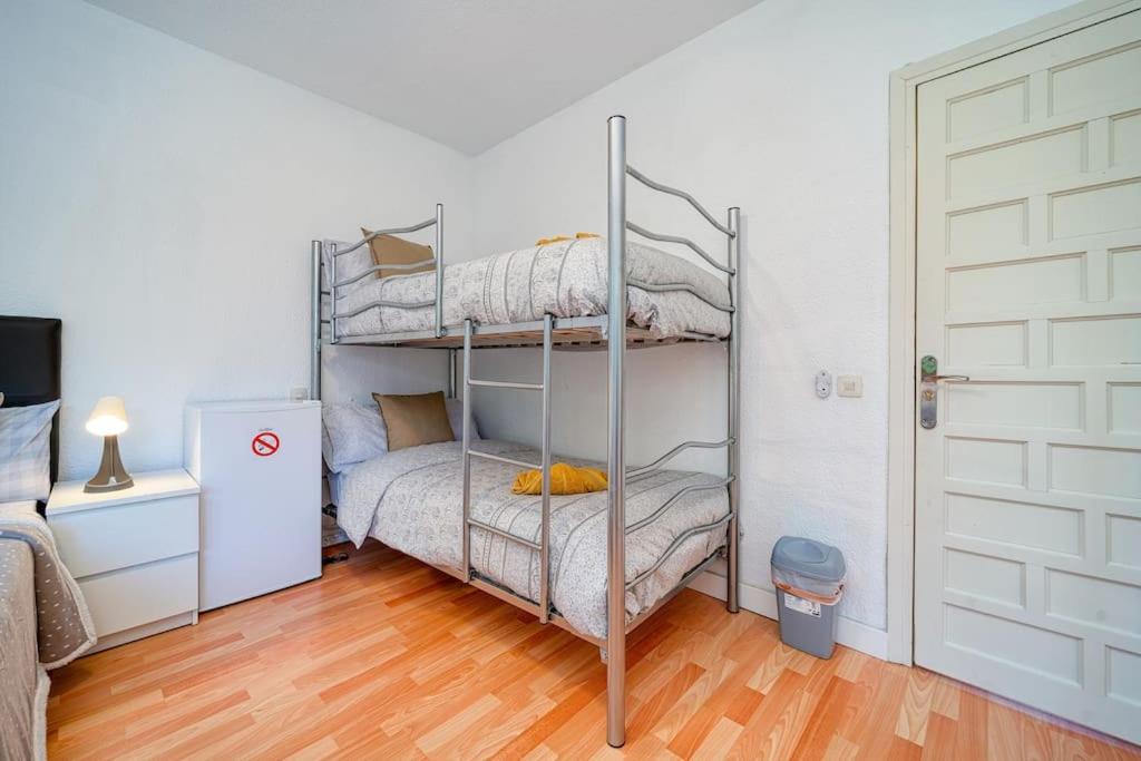 P Casacafe Madrid Calle Carlos Dubois 3 外观 照片
